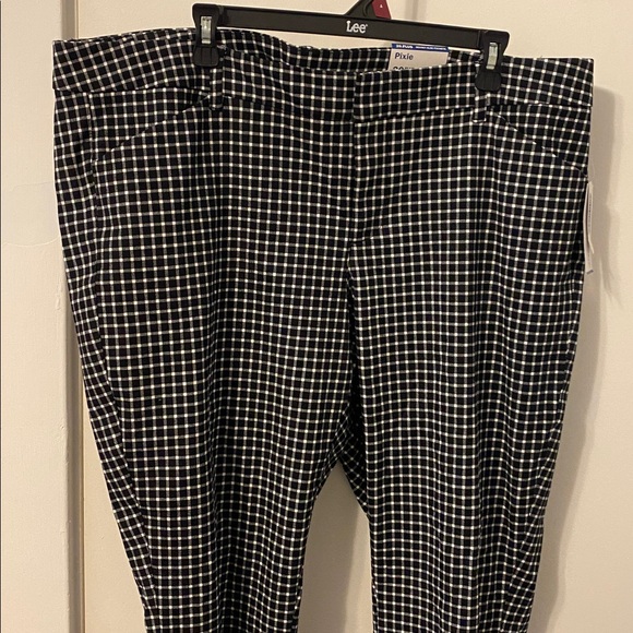 Capris pants - Picture 2 of 9